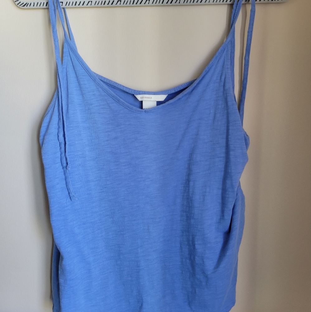 H&M tie tank